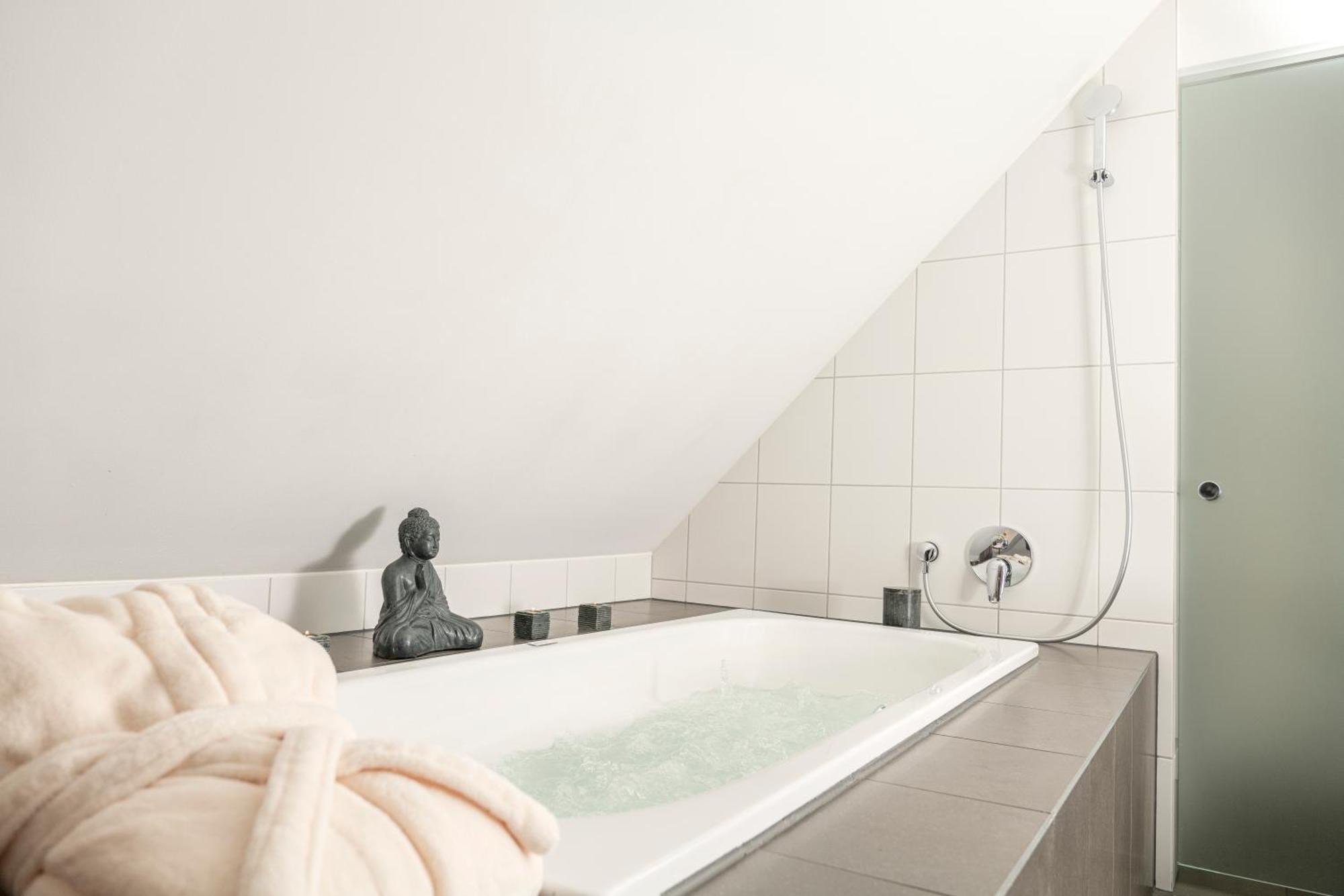 Boutique Hotel Weisses Kreuz - Adult Only Hotel Lucerne Bagian luar foto