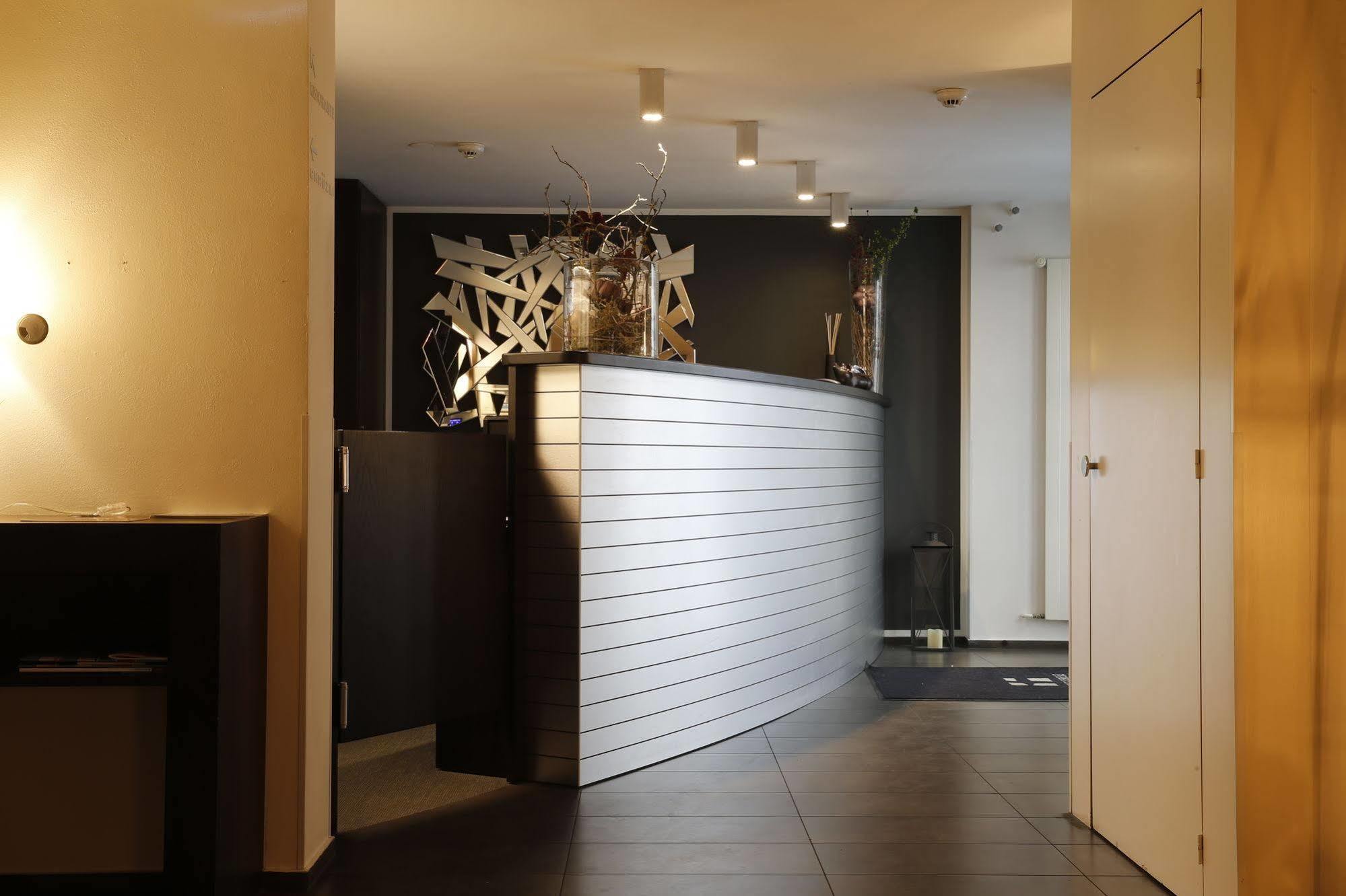 Boutique Hotel Weisses Kreuz - Adult Only Hotel Lucerne Bagian luar foto